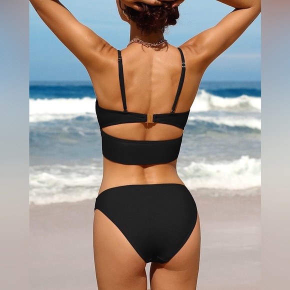 NWT O-Ring Detail Bikini - Picture 4 of 12